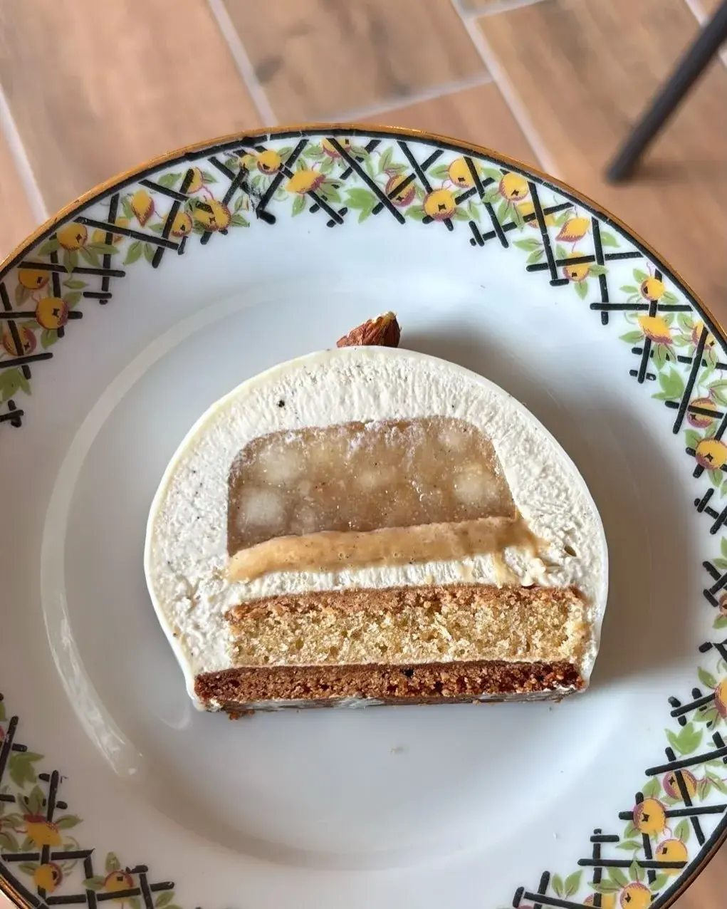 Bûche poire, vanille, tonka & confiture de lait, photo 3 sur 3