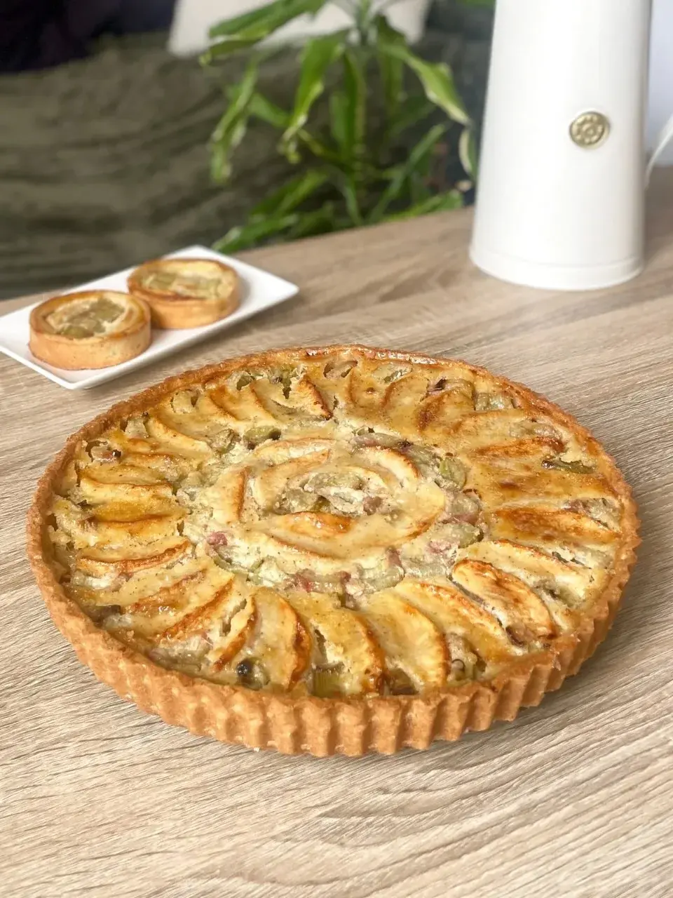 Tarte normande pomme rhubarbe, photo 1 sur 2