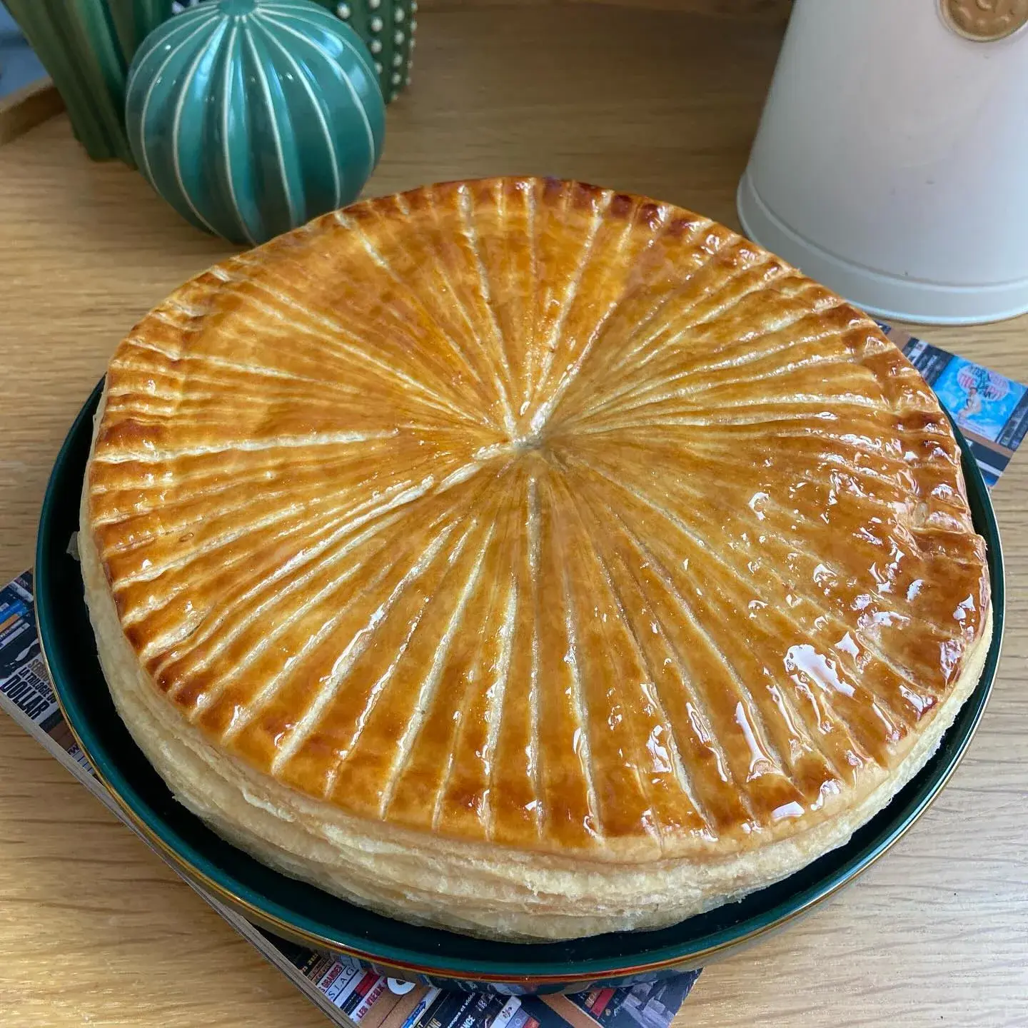 Galette des rois aux éclats d'amande, photo 1 sur 3